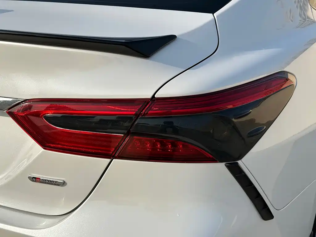 Toyota Camry 2023 — фото 14