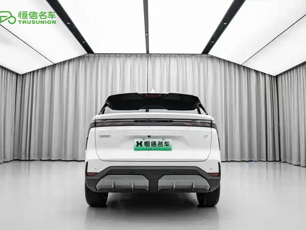 Geely Galaxy L7 2024