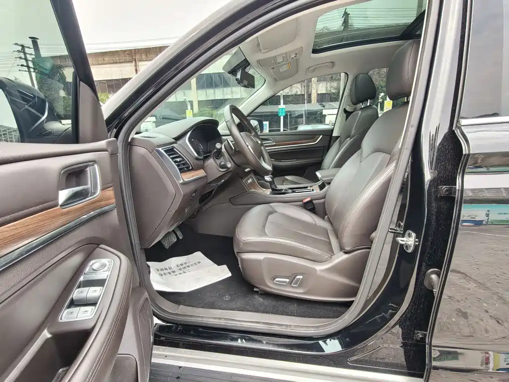 Roewe RX8 2020
