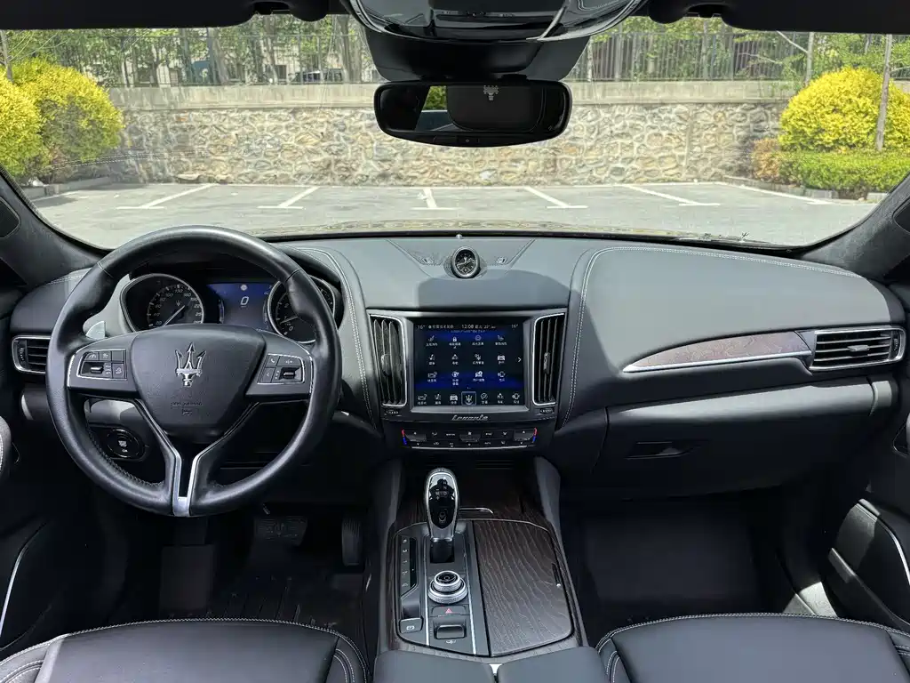 Maserati Levante 2018 — фото 20