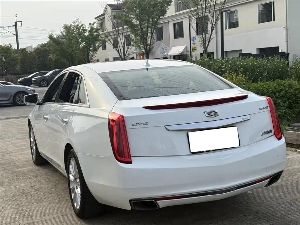 Cadillac XTS 2016 — фото 16