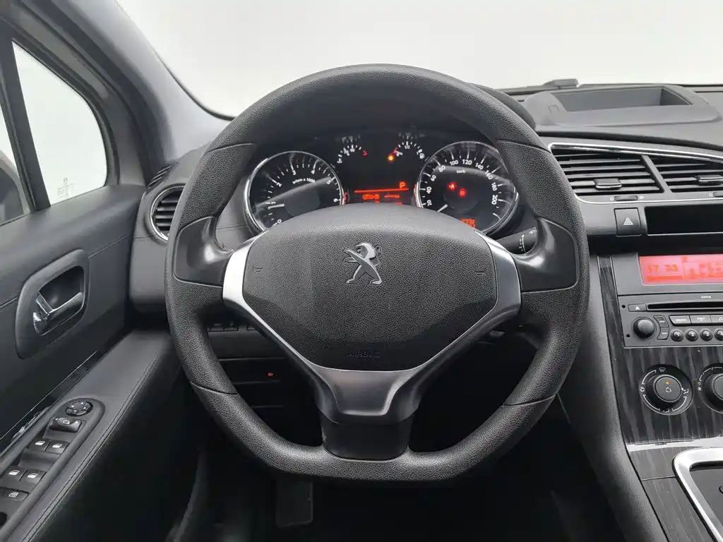 Peugeot 3008 2016 — фото 11