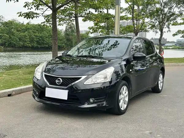 Nissan Tiida 2013