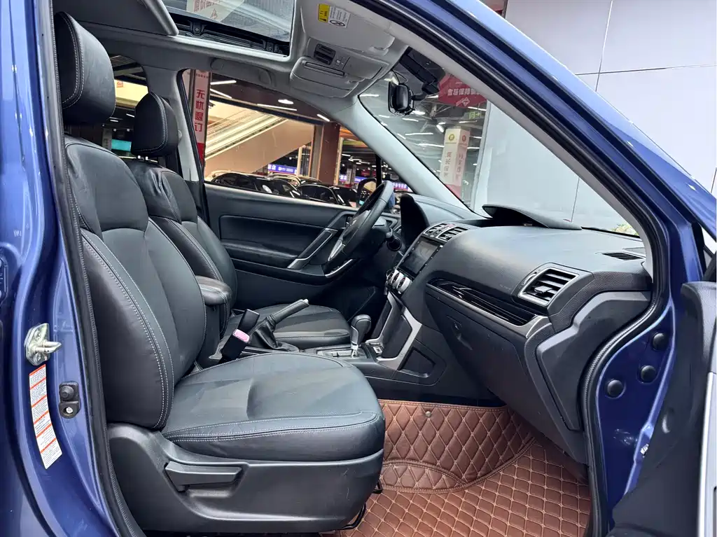 Subaru Forester 2018 — фото 16