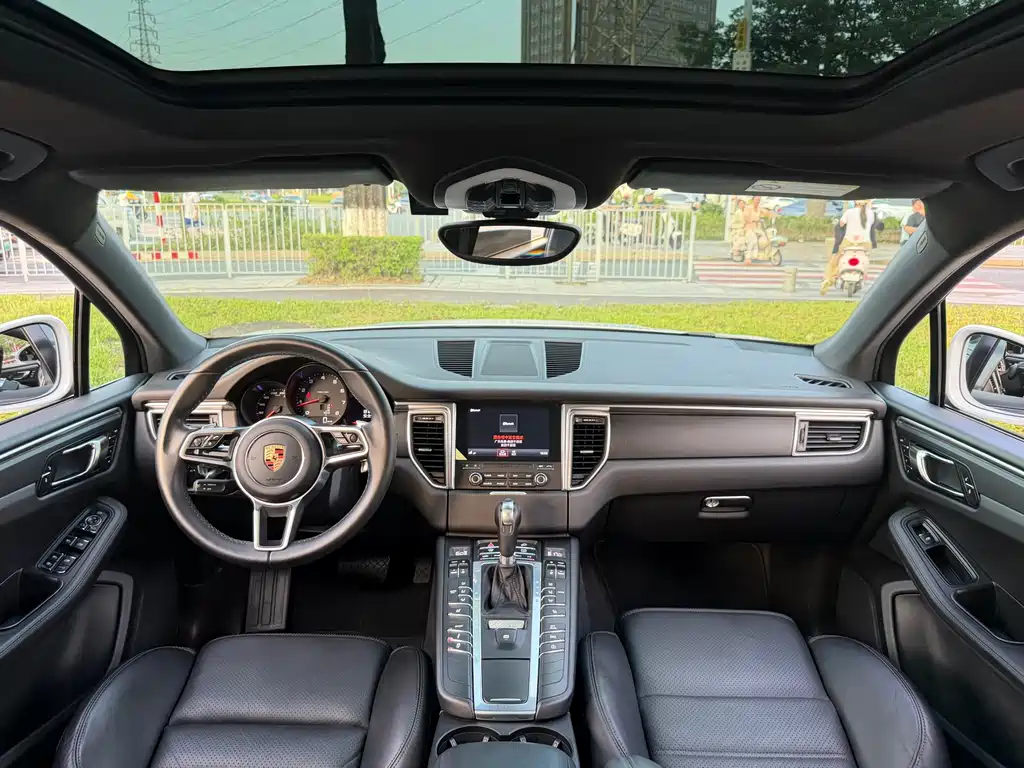 Porsche Macan 2016 — фото 13