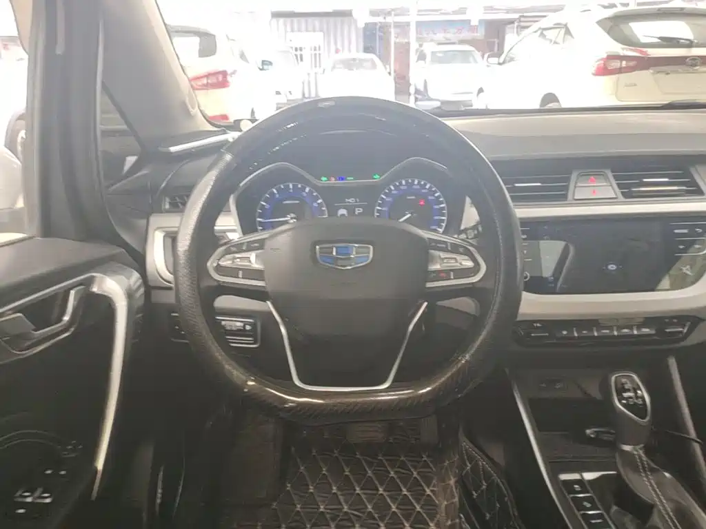 Geely Vision X3 2019 — фото 11