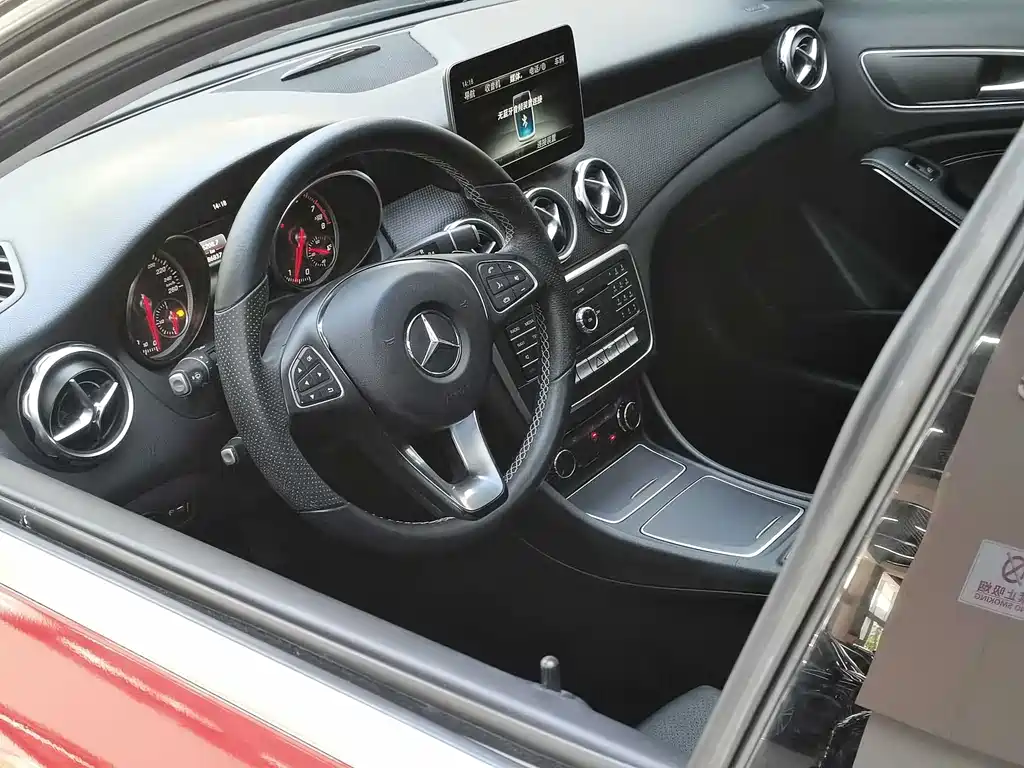 Mercedes-Benz GLA 2017 — фото 13