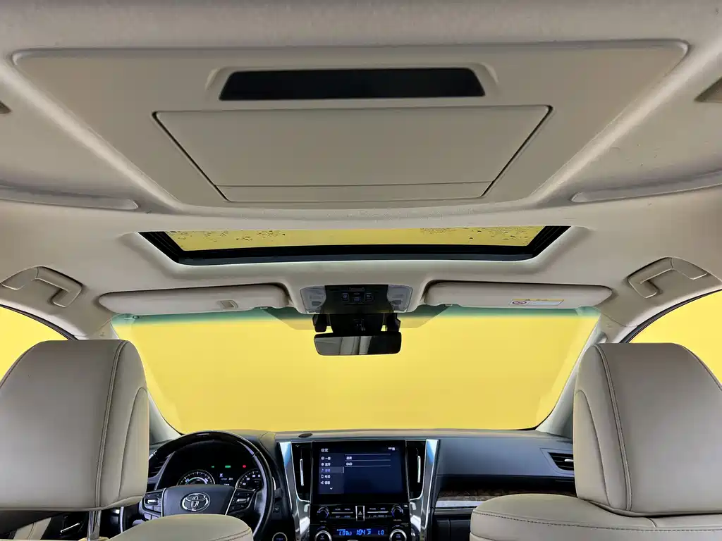 Toyota Alphard 2021 — фото 21