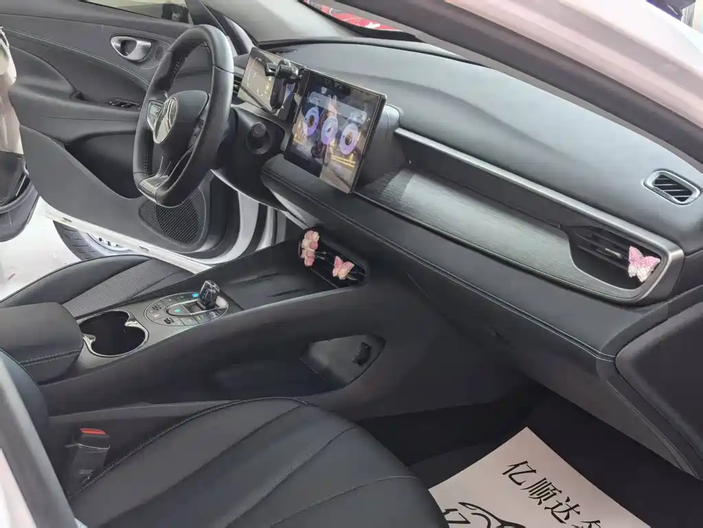 BYD Seal 05 DM-i 2025 — фото 7