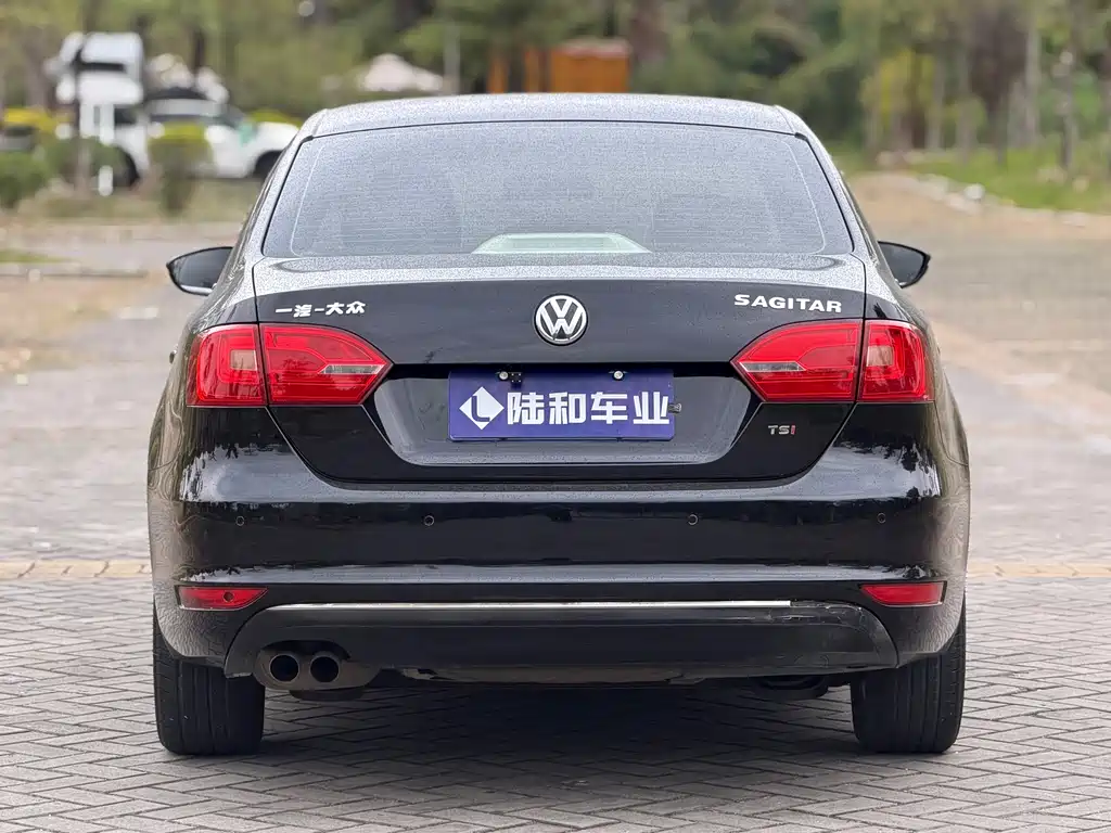 Volkswagen Sagitar 2013