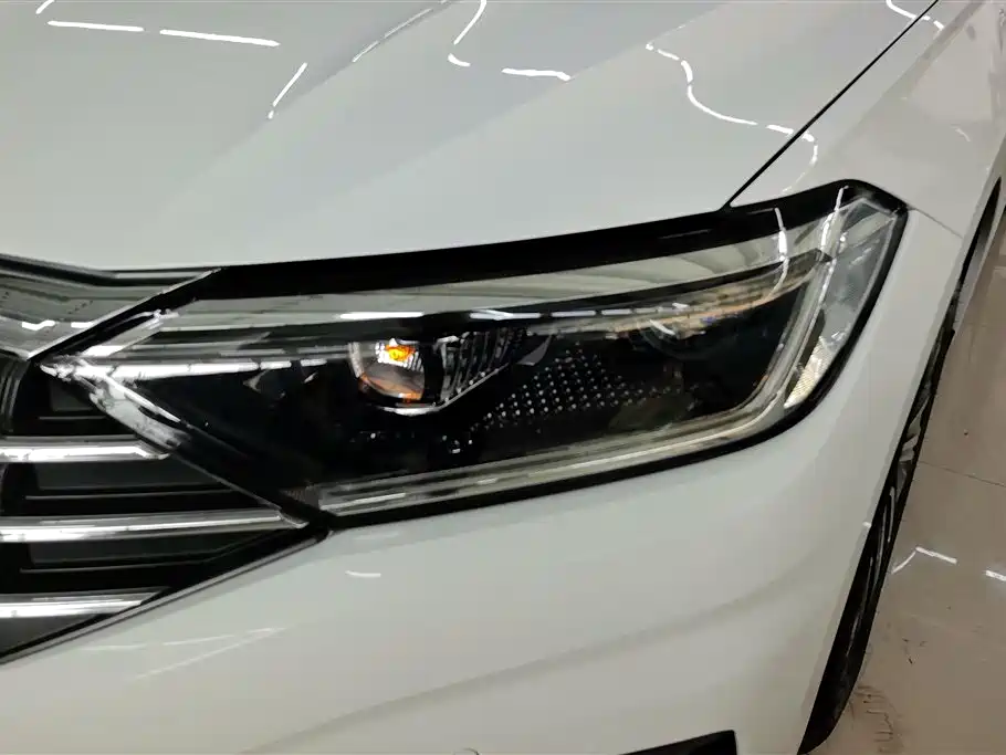 Volkswagen Sagitar 2021