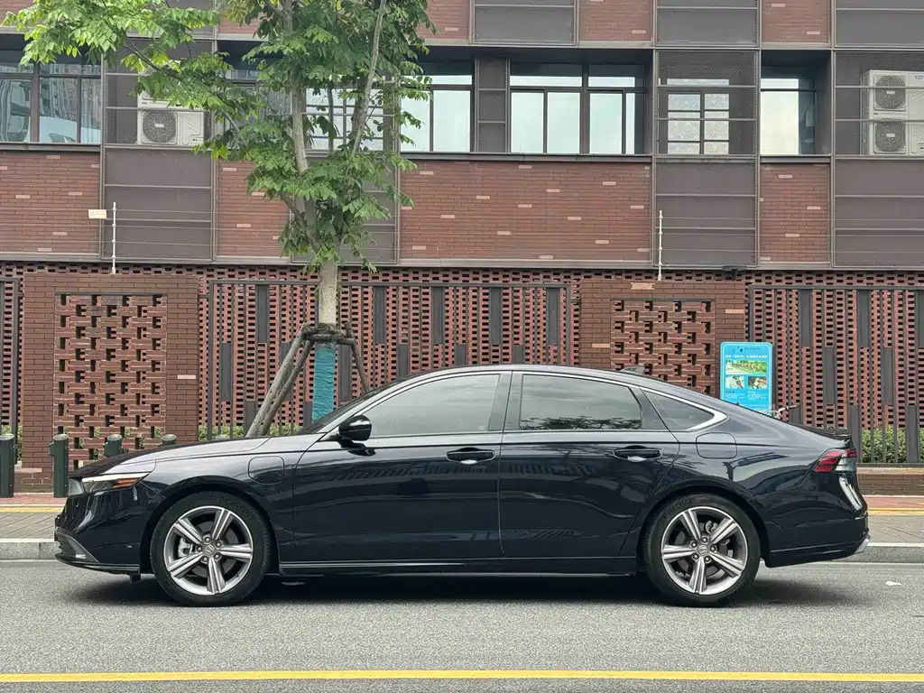 Honda Accord New Energy 2023 — фото 3