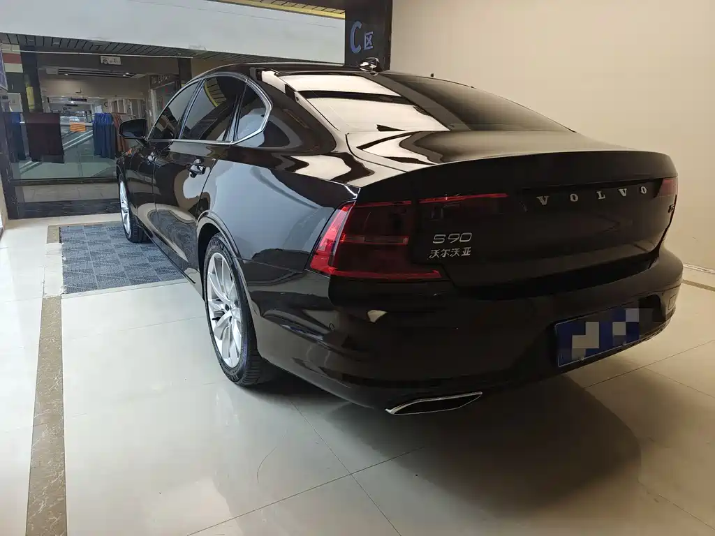 Volvo S90 2019 — фото 12