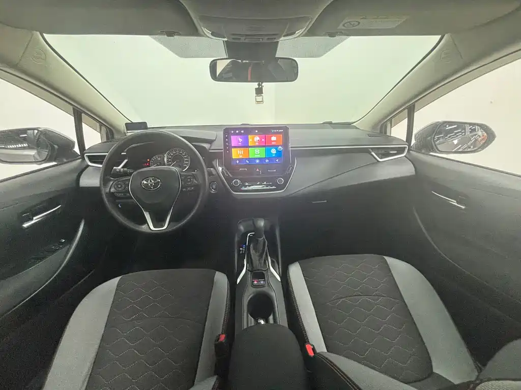 Toyota Corolla 2023 — фото 13