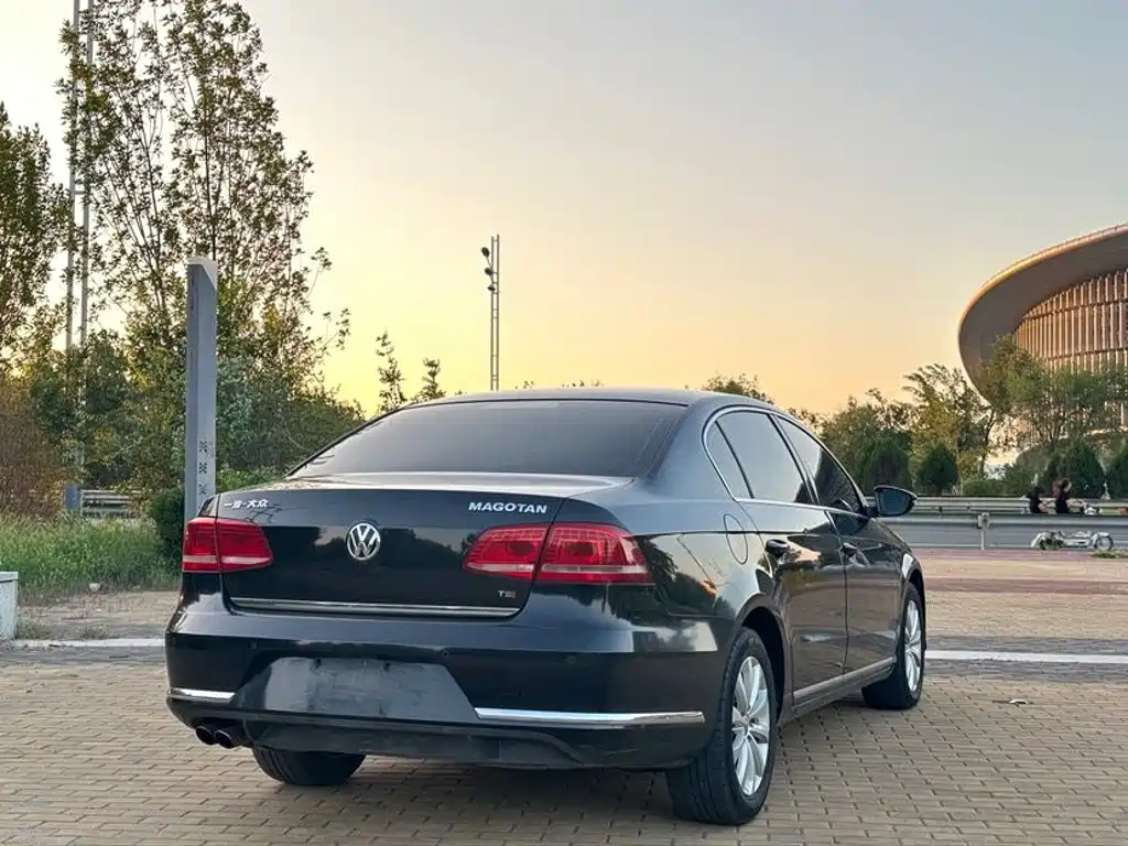 Volkswagen Magotan 2016