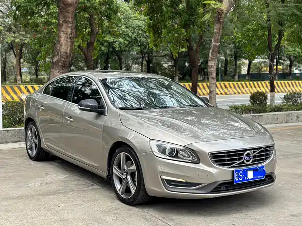 Volvo S60 2015