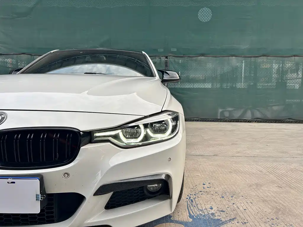 BMW 3 Series 2019 — фото 10