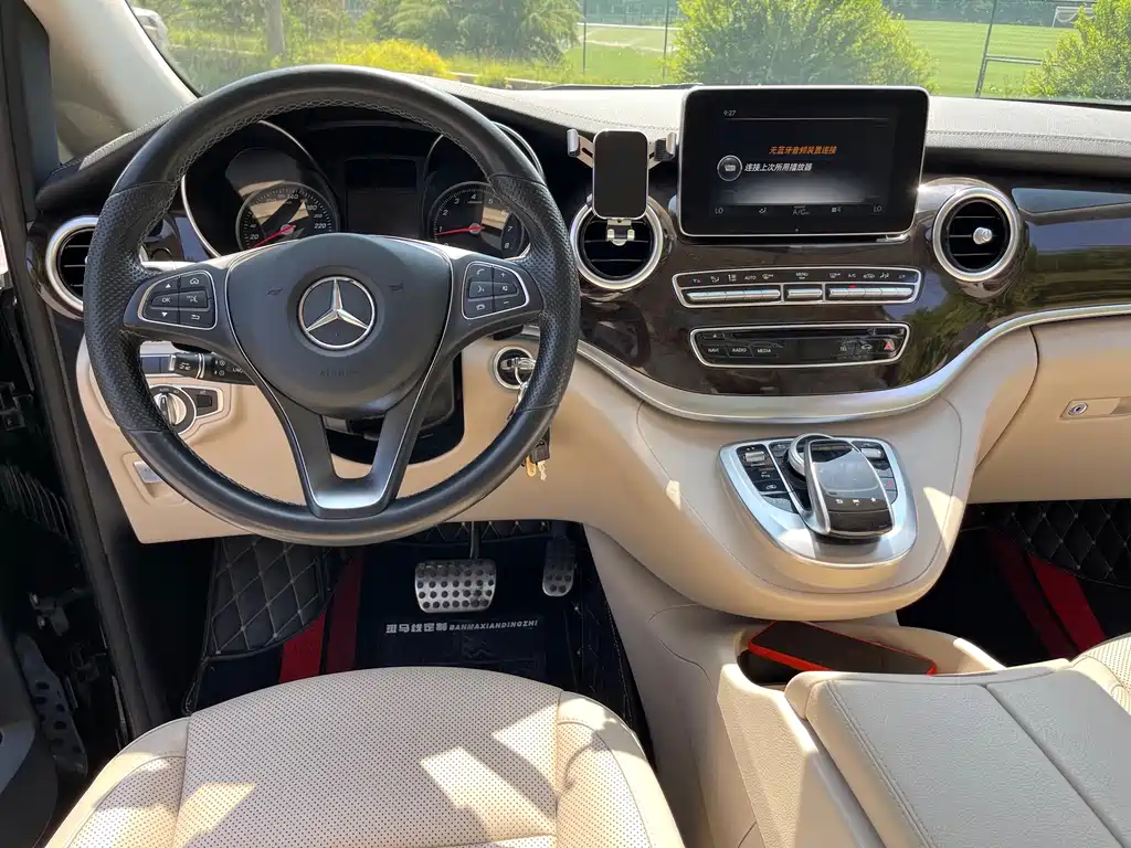 Mercedes-Benz V-Class 2019 — фото 10