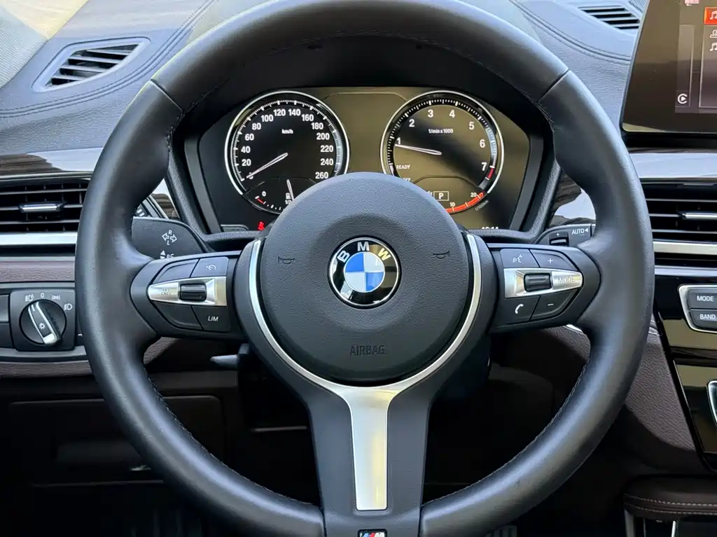 BMW X1 2022 — фото 8