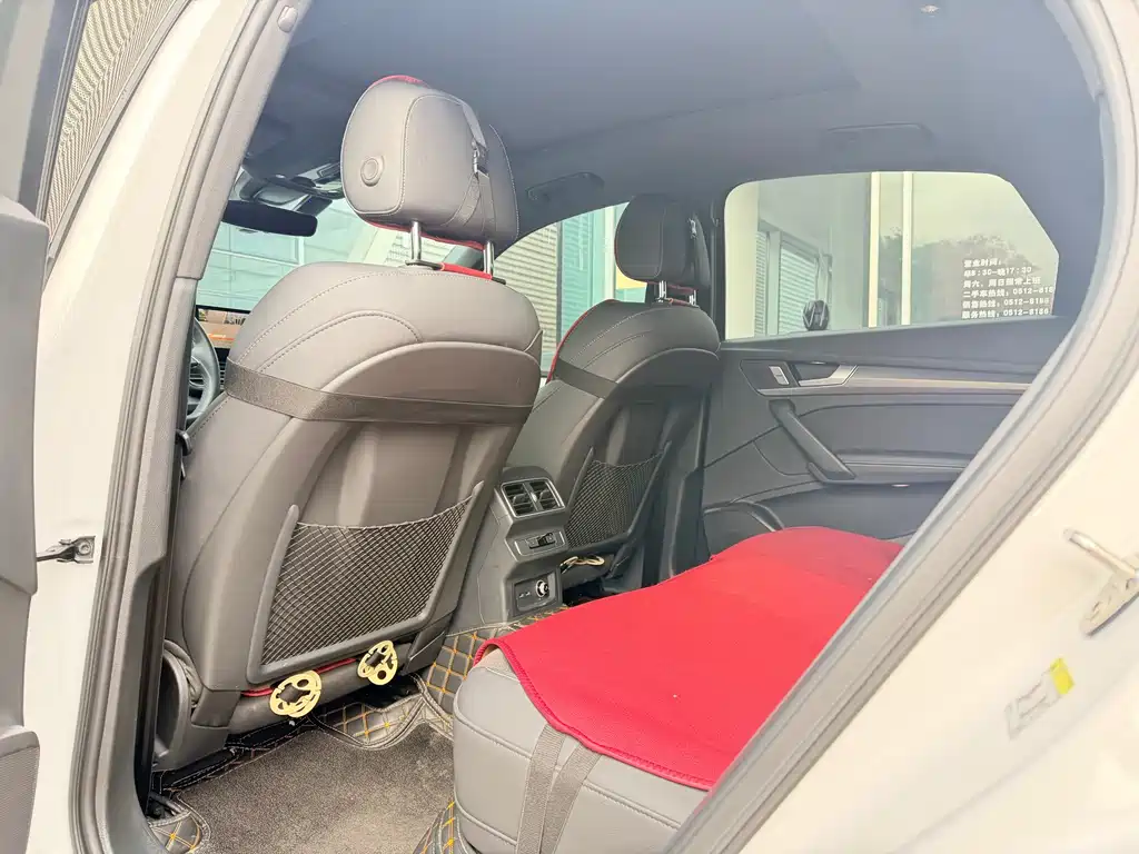 Audi Q5L Sportback 2024 — фото 10