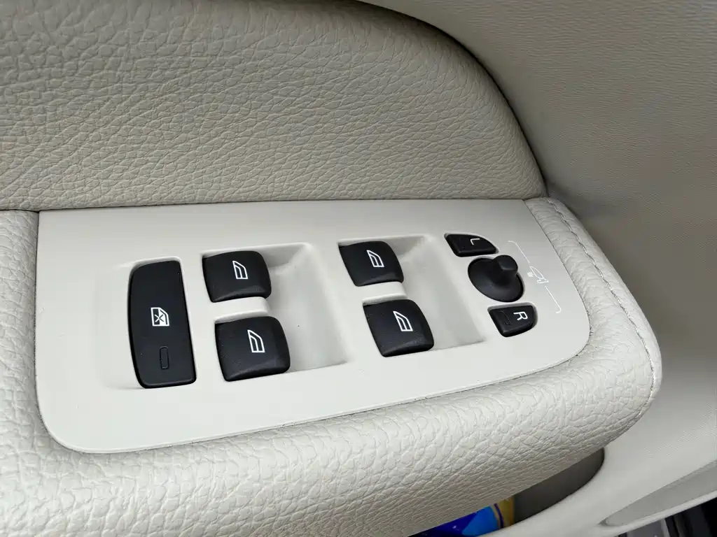 Volvo XC60 PHEV 2022 — фото 23