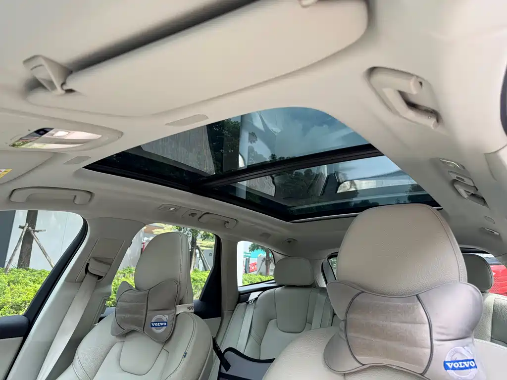 Volvo XC60 PHEV 2022 — фото 26