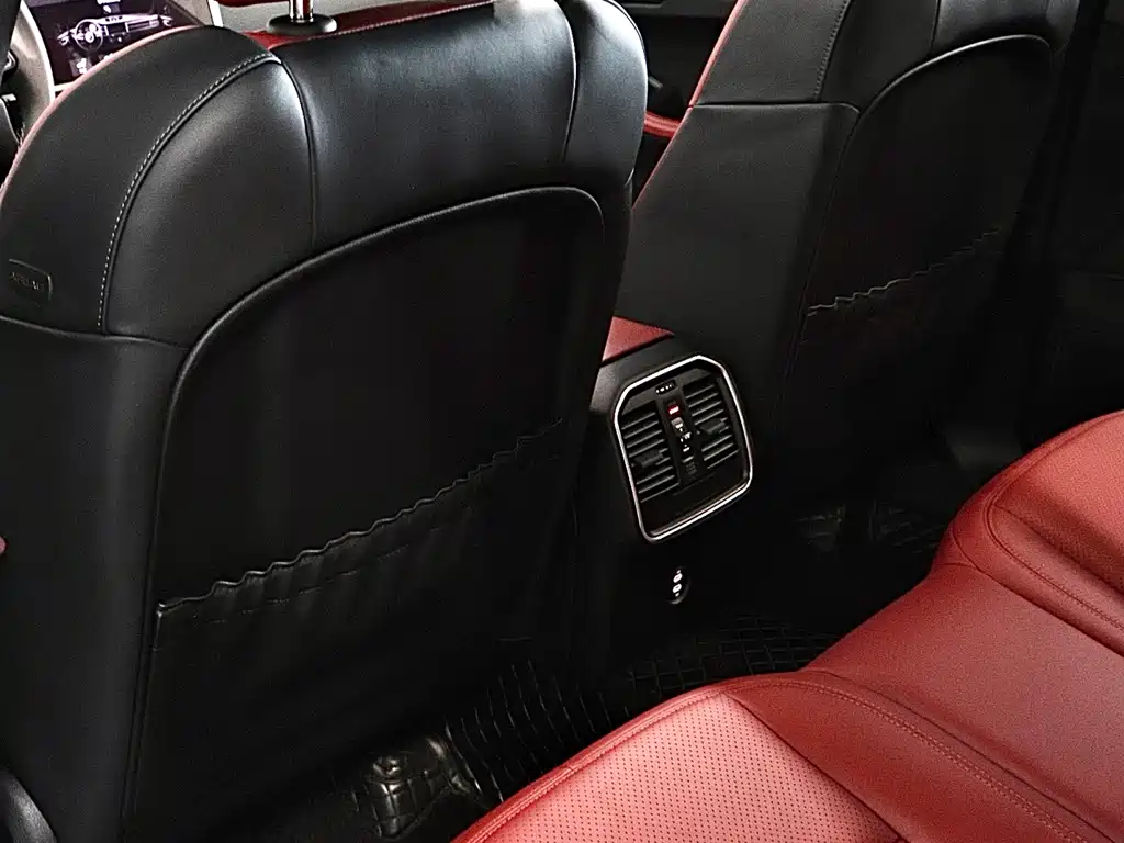 Porsche Macan 2023 — фото 13