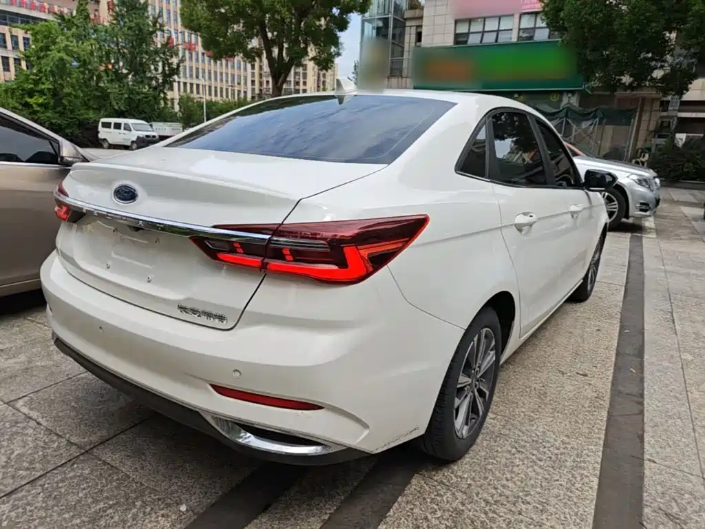 Ford Escort 2021