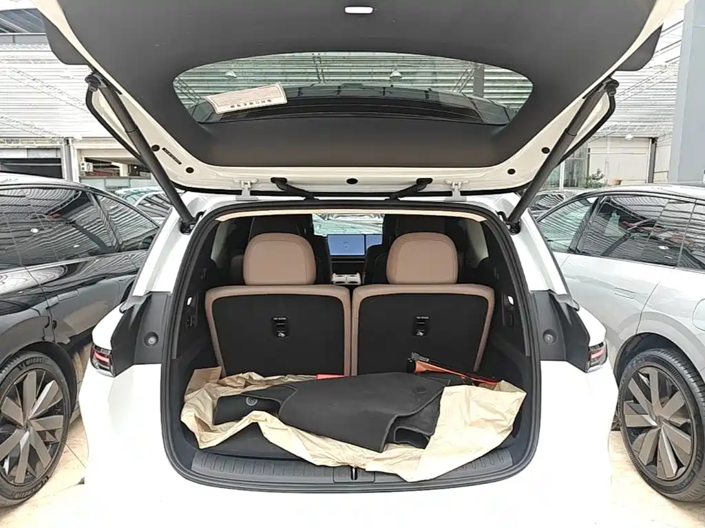 Li Auto i8 2025 — фото 19