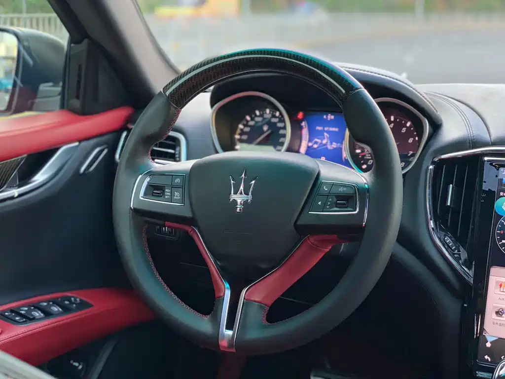 Maserati Ghibli 2014 — фото 16