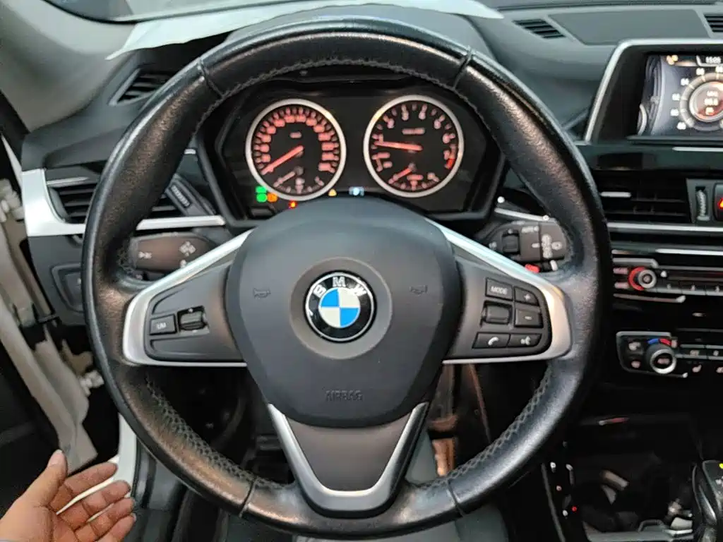 BMW X1 2017 — фото 11