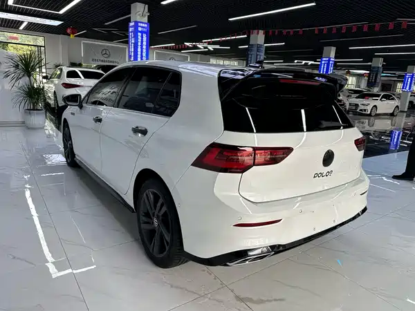 Volkswagen Golf 2021