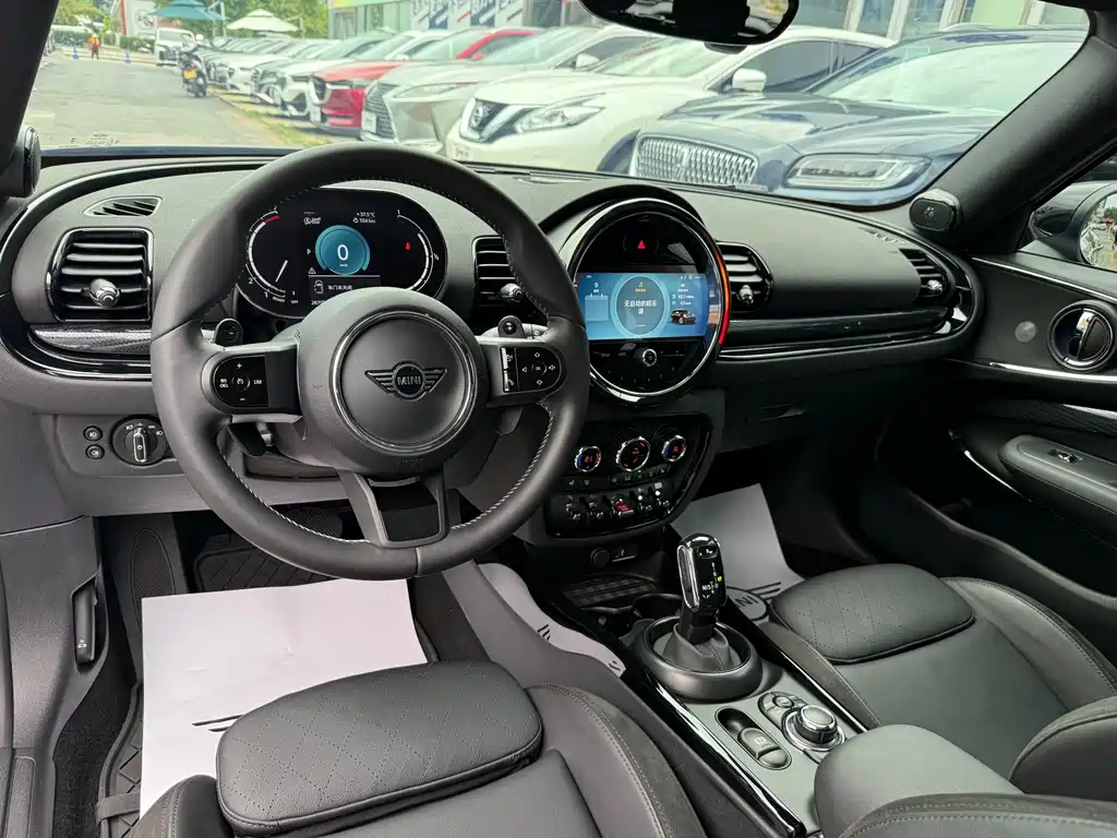 MINI Clubman 2024 — фото 13