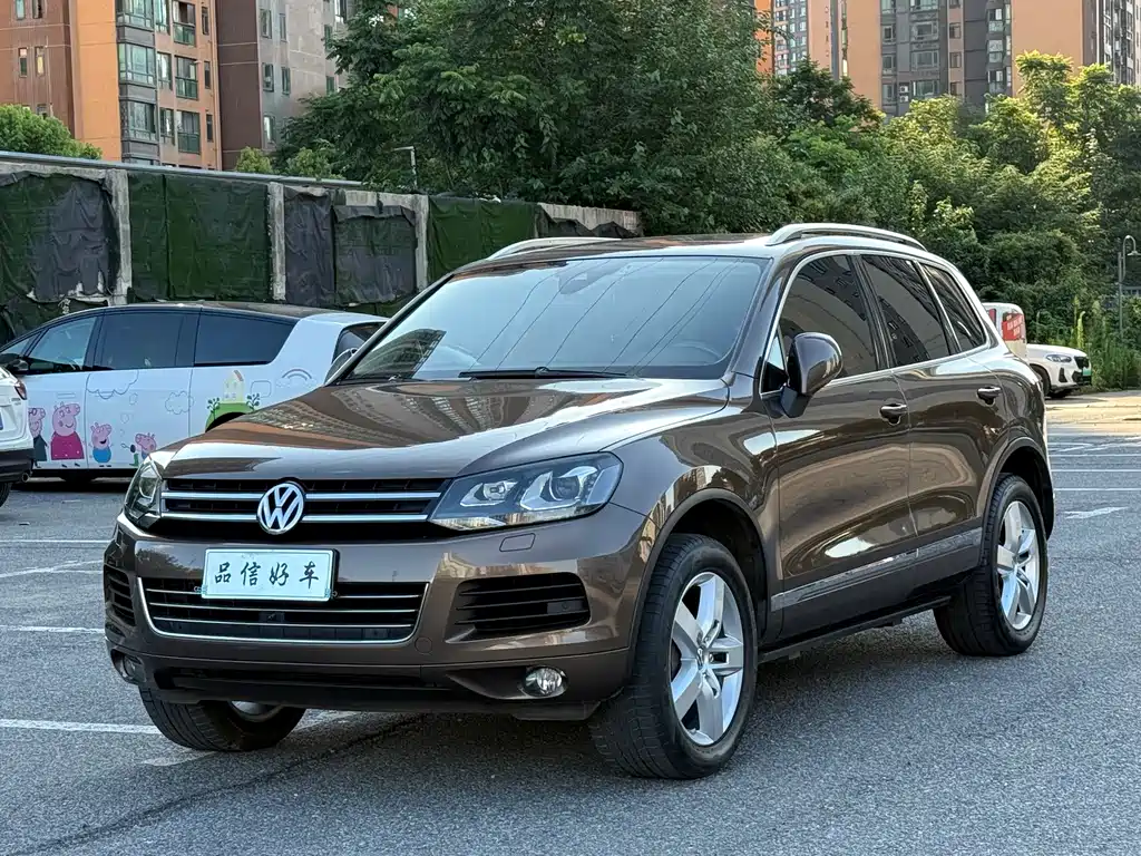 Volkswagen Touareg 2013 — фото 1
