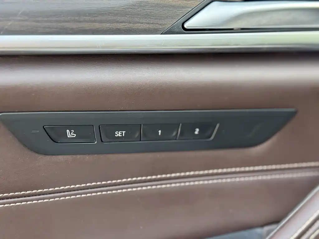 BMW 5 Series New Energy 2020 — фото 38