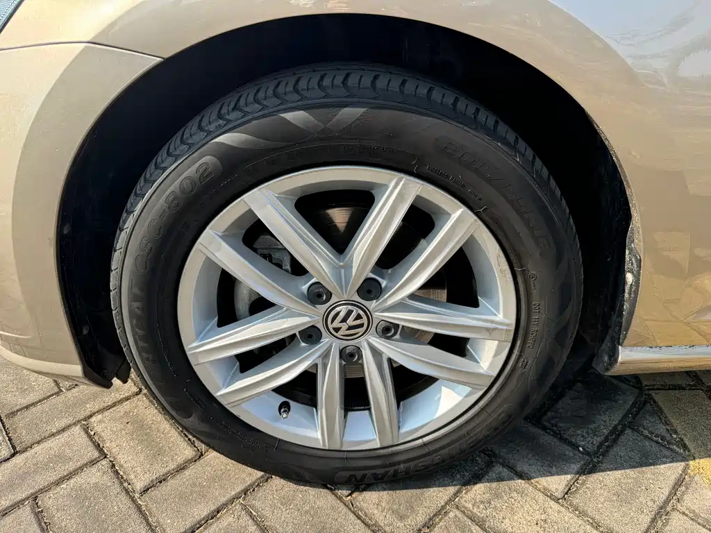 Volkswagen Golf 2018 — фото 16