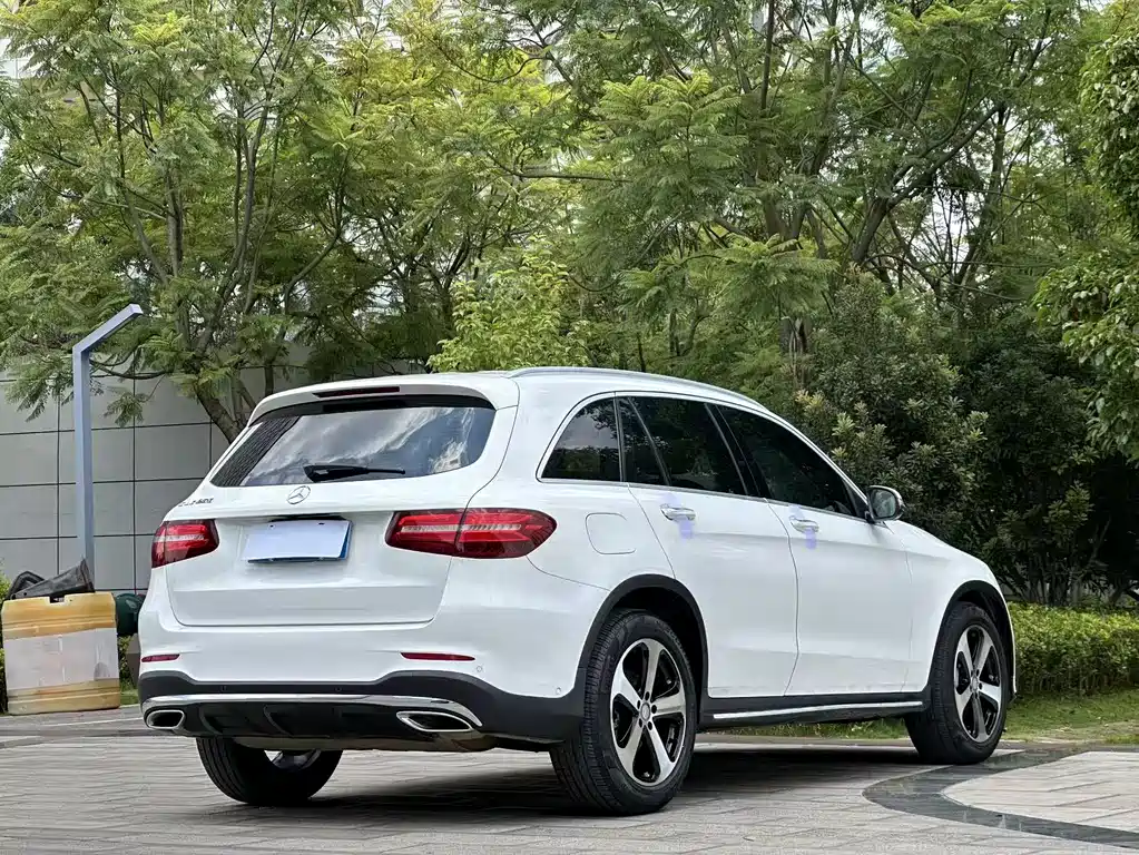 Mercedes-Benz GLC 2017 — фото 9
