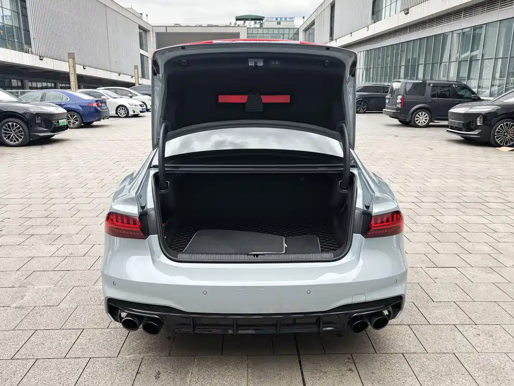 Audi A7L 2024 — фото 24