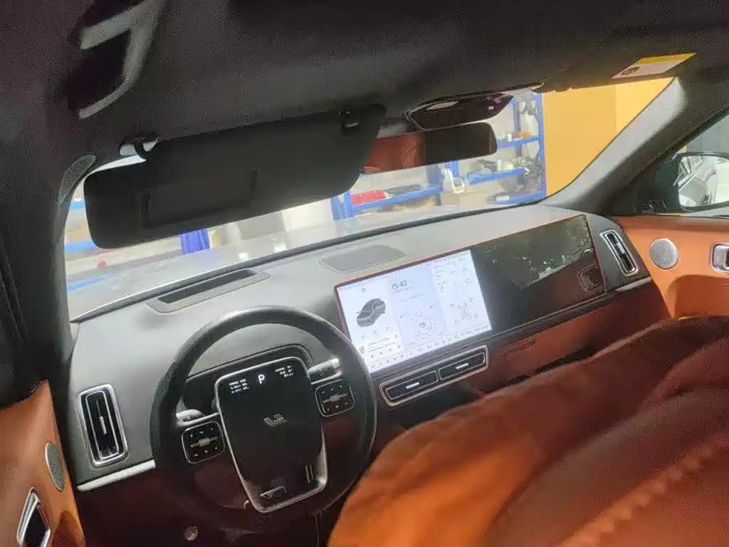Li Auto Li L9 2025