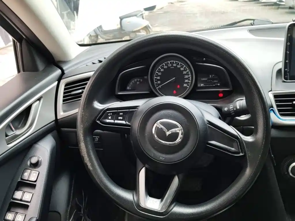 Mazda 3 Axela 2019 — фото 6