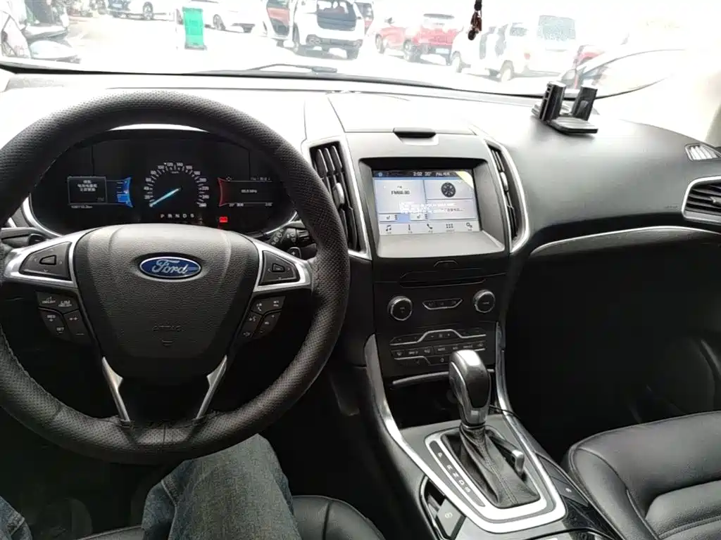 Ford Edge 2020 — фото 10