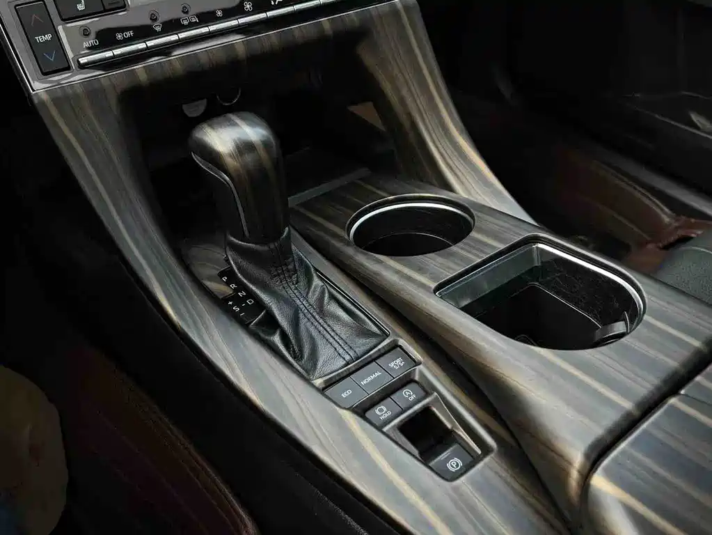 Toyota Avalon 2019 — фото 11
