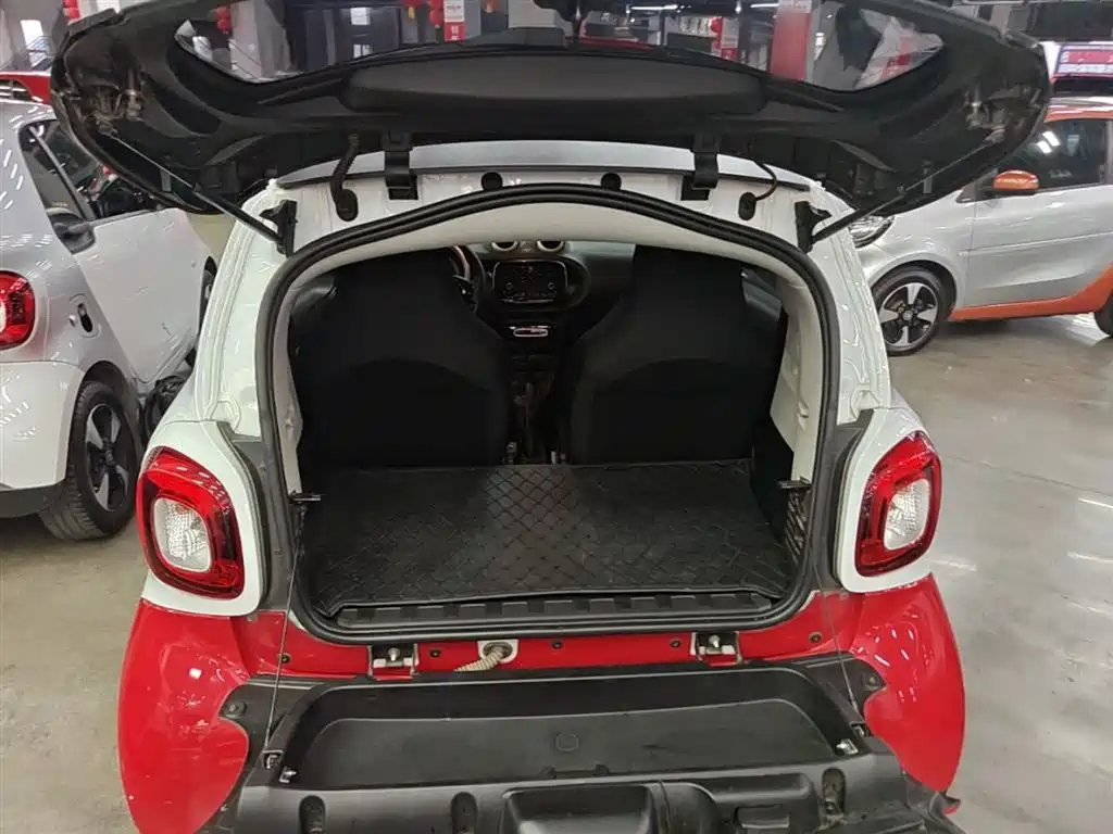 smart Fortwo 2017 — фото 19