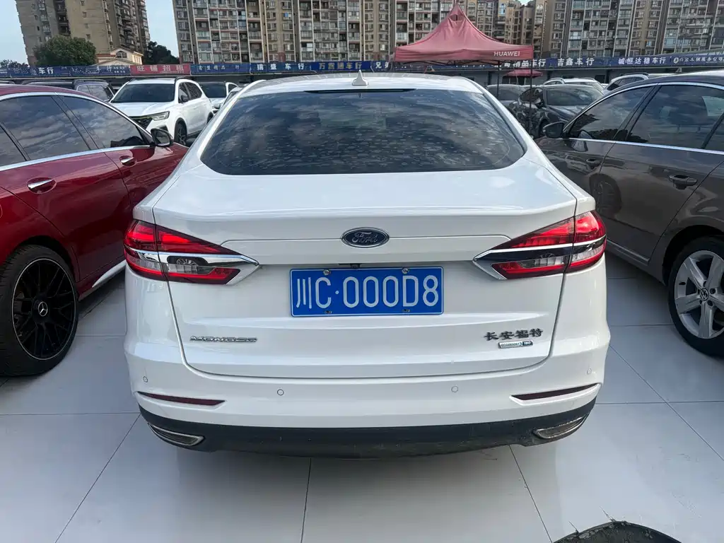 Ford Mondeo 2020 — фото 15