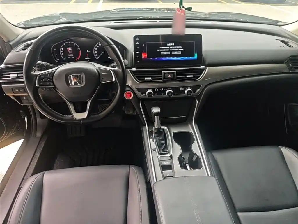 Honda Accord 2022 — фото 10