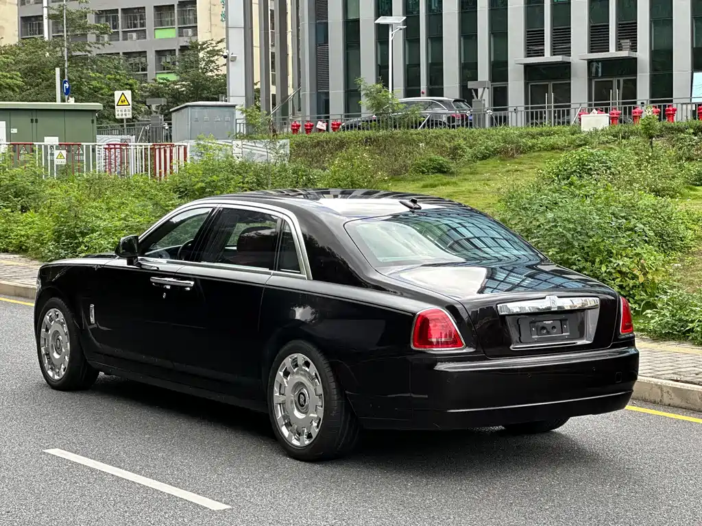Rolls-Royce Ghost 2014 — фото 10