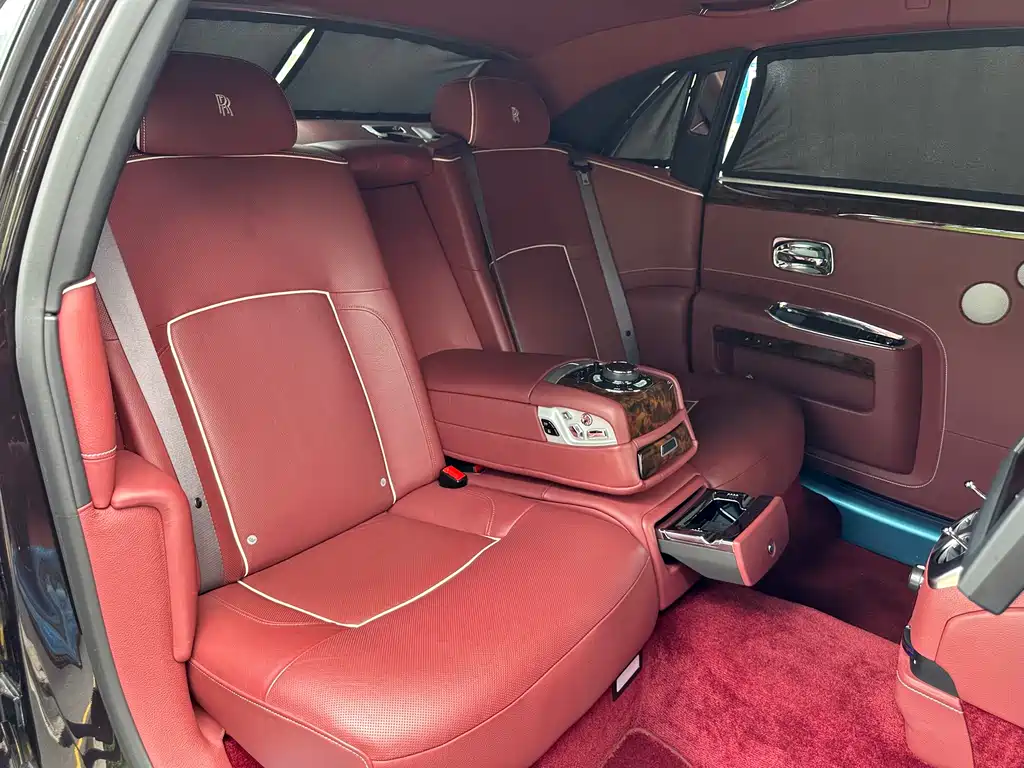 Rolls-Royce Ghost 2014 — фото 19