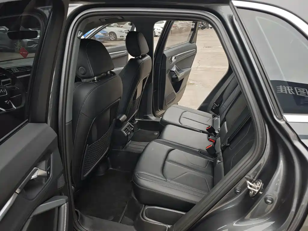 Audi Q3 2023 — фото 8