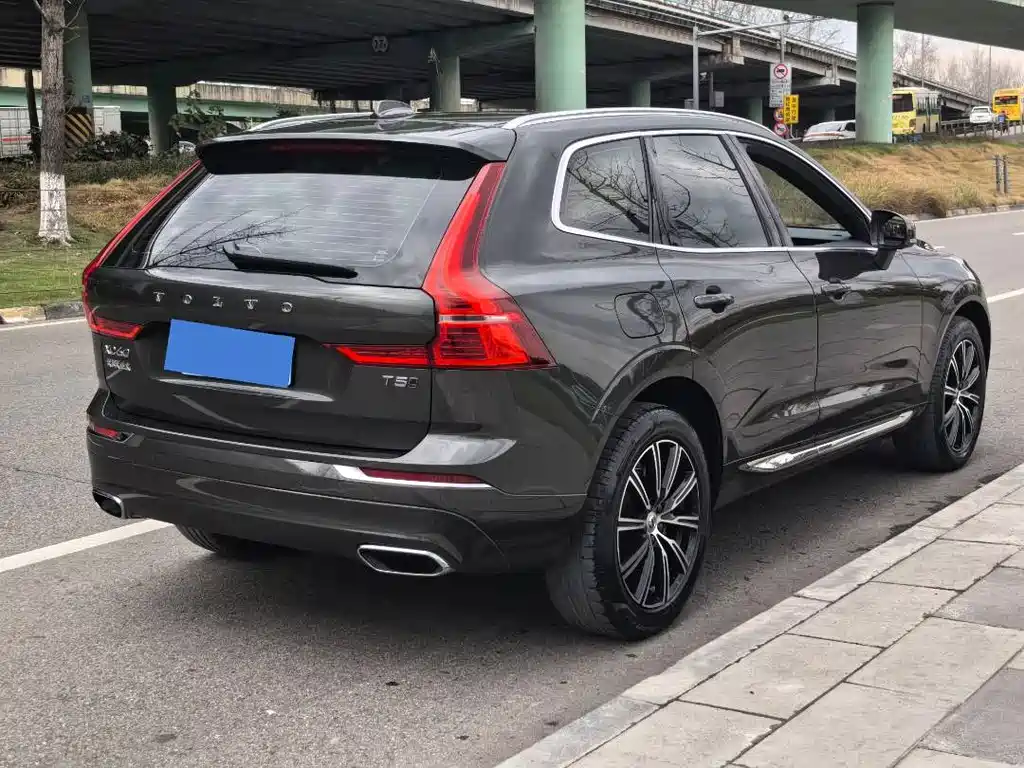 Volvo XC60 2020 — фото 15