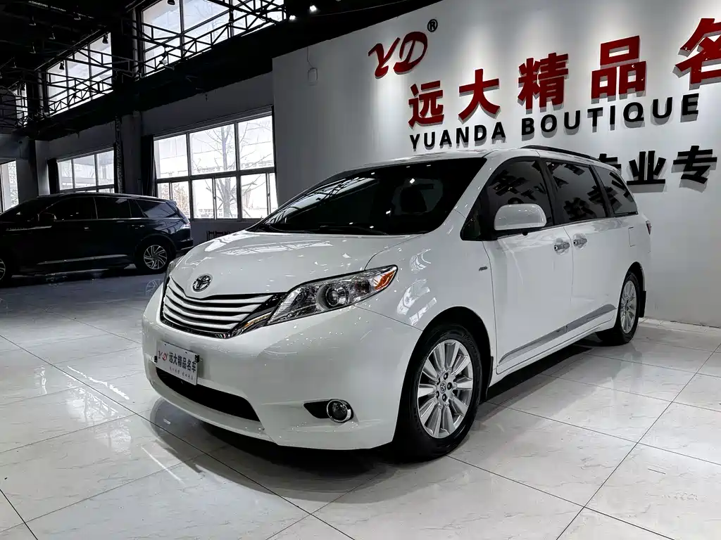 Toyota Sienna 2018 — фото 1